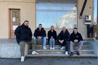 Les cinq étudiants valaisans à l'origine de l'épicerie solidaire de Fully (Johan, Benjamin, Camille, Fabio et Nathan)